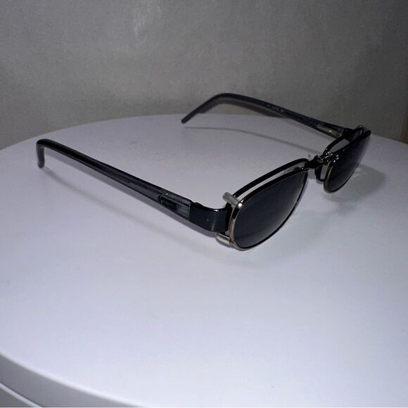 Gucci Glasses with clip on sunglasses Authentic. Put new script lenses in - Picture 3 of 14